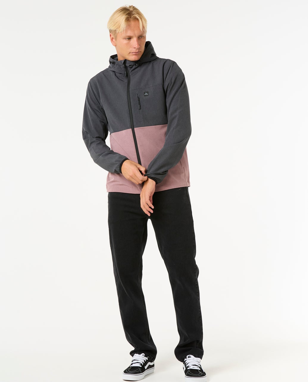 CJKAX9_2217_4_1759152200000