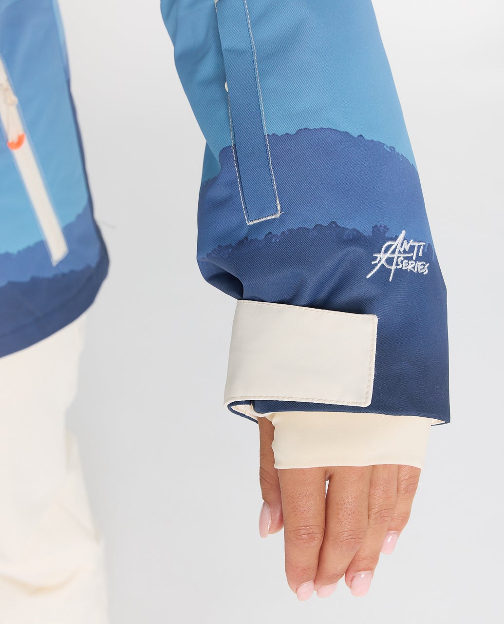 00FWOU_3282_7_1759107147000